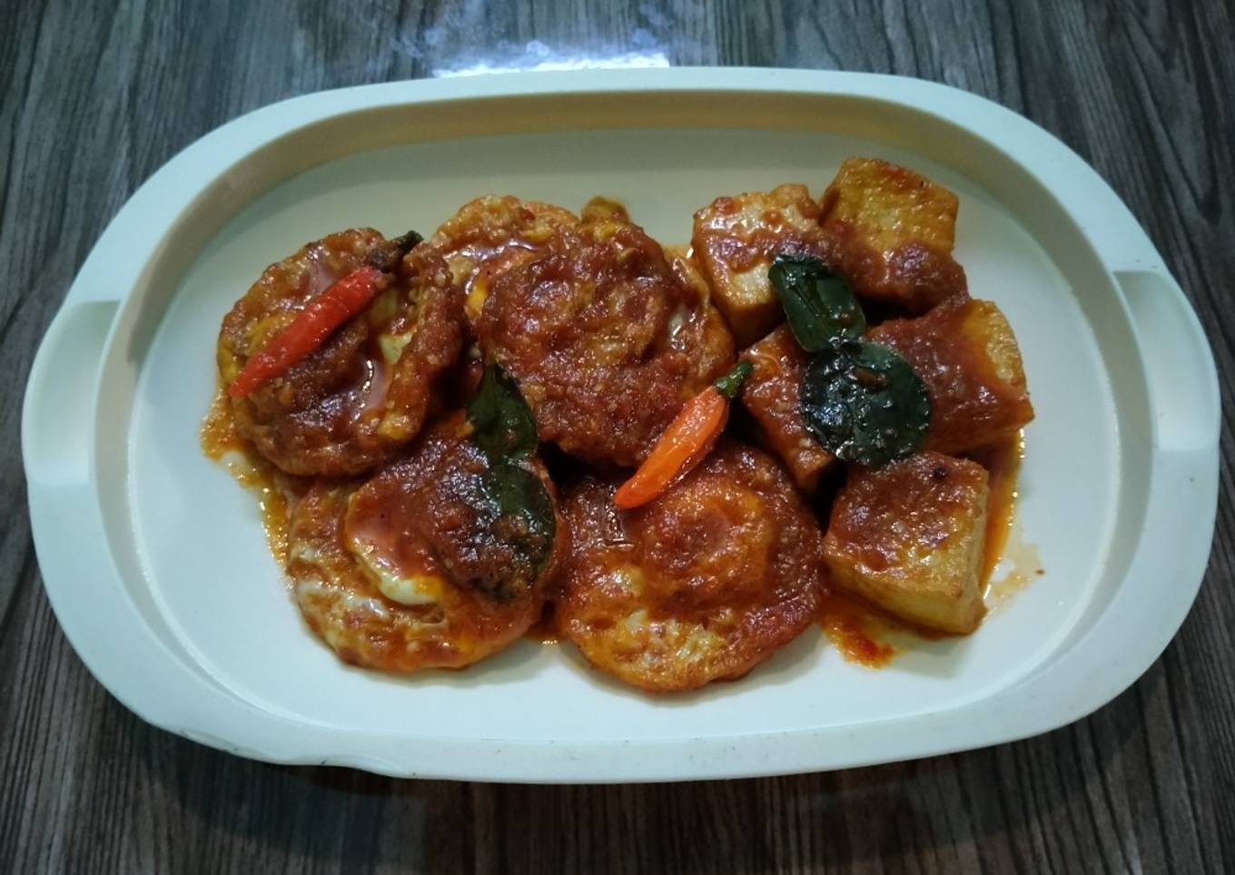 Telor tahu balado