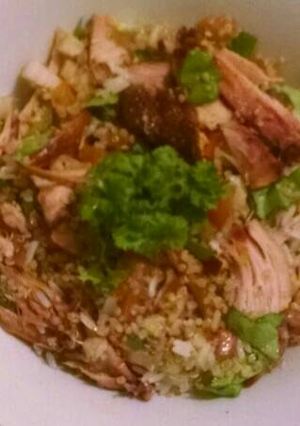 Una foto de Ensalada de quinoa con pollo