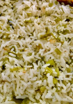 Una foto de Arroz con tallitos de espinaca