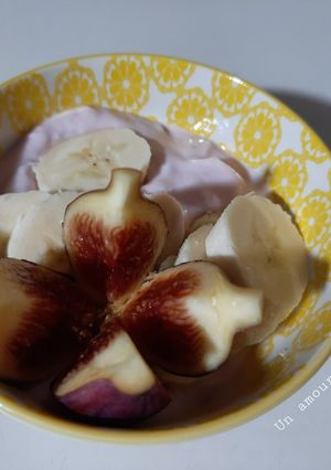 Une photo de Yaourt bol aux fruits frais 🥣