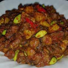A picture of Sambal goreng ati kentang mercon pete.