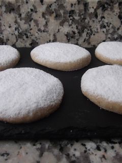 Una foto de Polvorones
