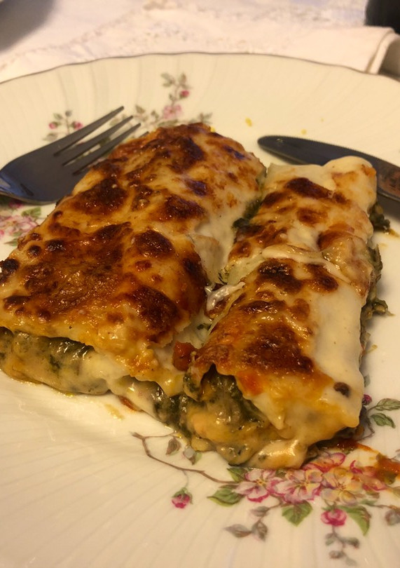 Una foto de Canelones de pollo