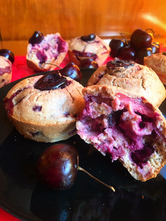 Una foto de Muffins de cereza fit