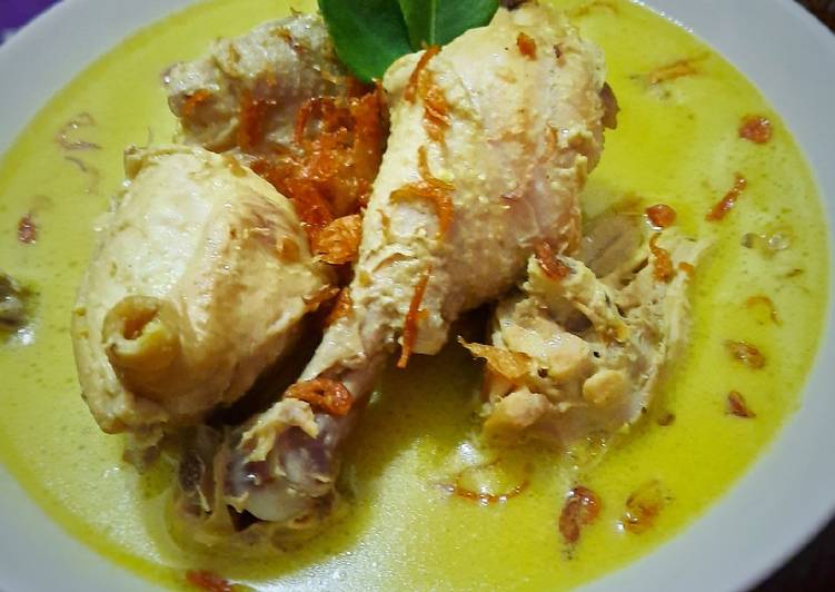 Bagaimana Membuat Opor Ayam Kuning, Lezat