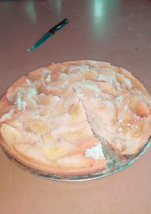 Una foto de Bizcochuelo con manzanas caramelizadas