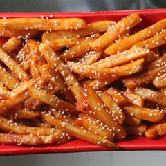 A picture of Honey Chilli Potatoes.