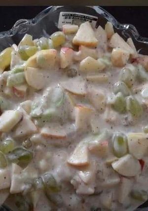 A picture of Cream fruit chaat.