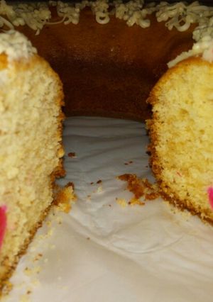 Una foto de Budín con cerezas
