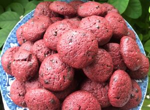 Foto resep Chunky red velvet cookies