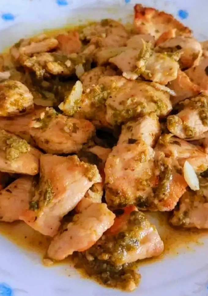 Una foto de Pechuga de pavo al pesto