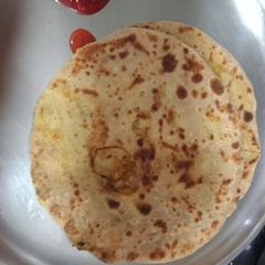 A picture of Aloo ka paratha.