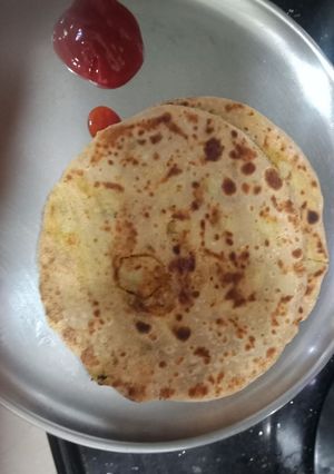 A picture of Aloo ka paratha.