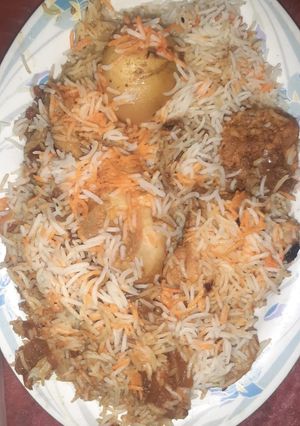 A picture of Tikka  biryani.