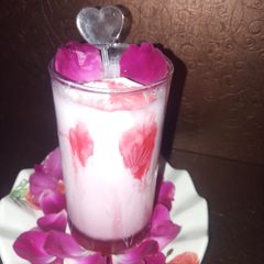 A picture of Rose Shake.