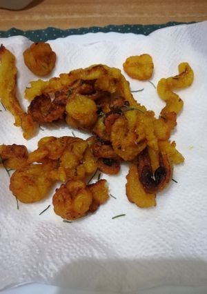 A picture of Deep fried bananas (savoury snack).