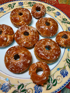 Una foto de Donuts de chocolate blanco y coco