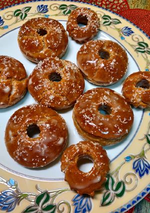 Una foto de Donuts de chocolate blanco y coco