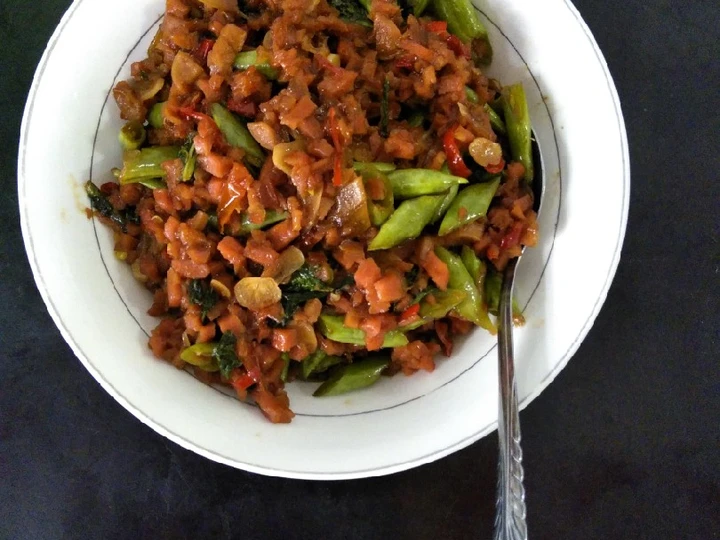 Langkah Mudah untuk Membuat Resep  Tumis buncis &amp;amp; kornet yang Sempurna, Lezat