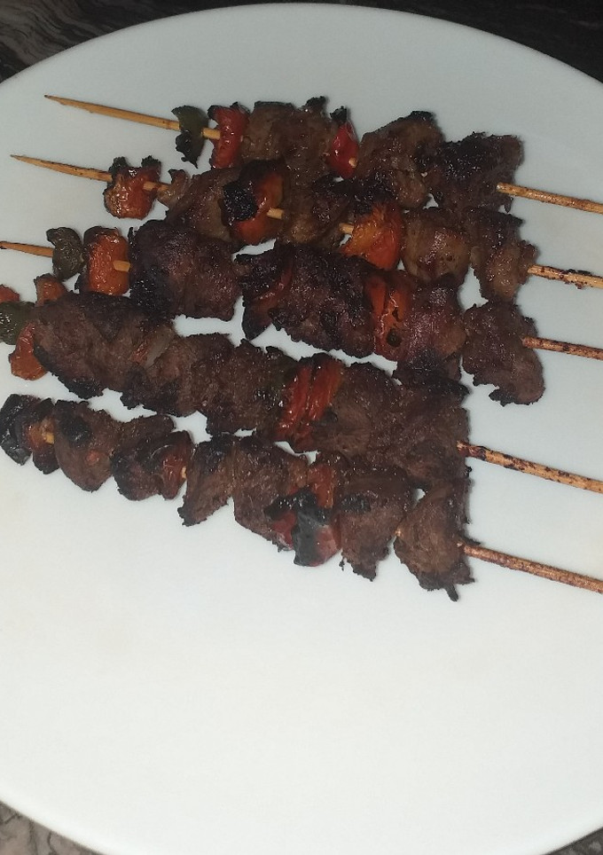 A picture of Tsire skewers.