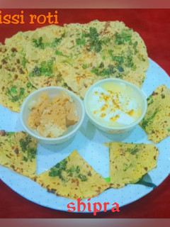 बेसन मिस्सी रोटी (Besan missi roti recipe in Hindi) रेसिपी मुख्य फोटो