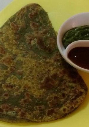 A picture of Coriander Paratha.