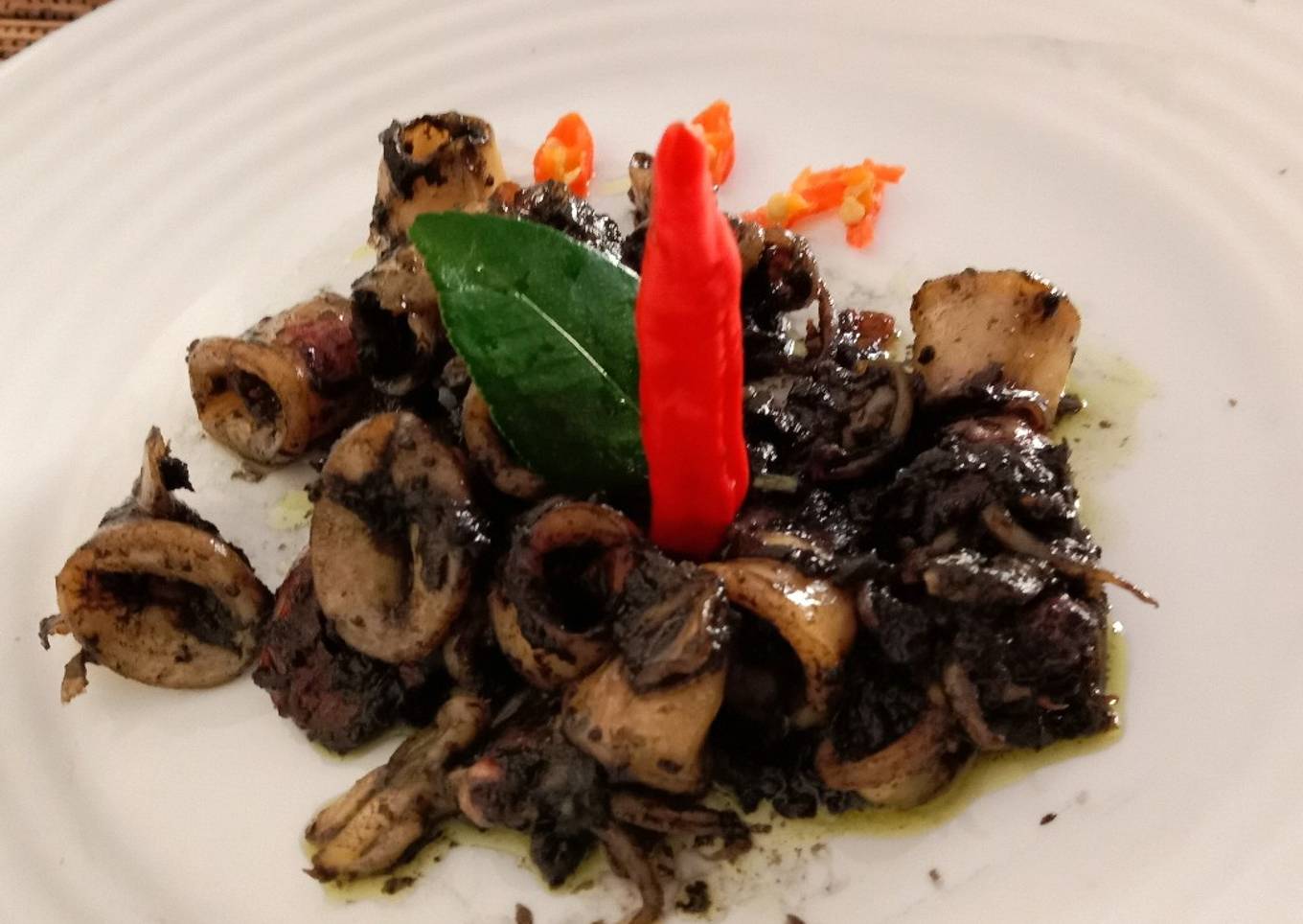 288. Cumi hitam rebus.