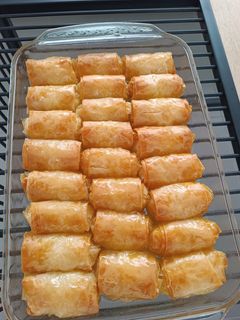 A picture of Cypriot Galaktoboureko Rolls.