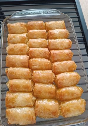 A picture of Cypriot Galaktoboureko Rolls.