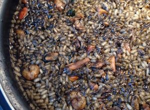 Foto principal de Arroz negro 🦐🦑 con allioli
