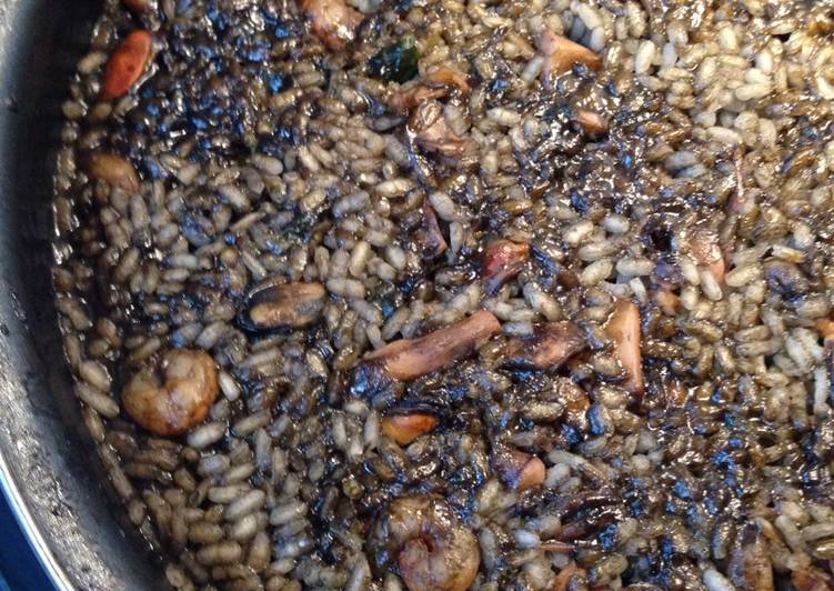 Arroz negro 🦐🦑 con allioli