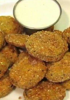 A picture of Larry's Southern fried pickles.