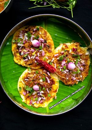 மதுரை கொத்து கறி தோசை- பச்சரிசியில் செய்தது (Kothu kari dosai recipe in tamil) செய்முறை முக்கிய புகைப்படம்