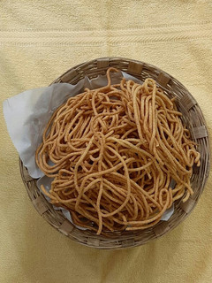 સોફ્ટ તીખા ગાંઠિયા (Tikha Gathiya recipe In gujarati) રેસીપી મુખ્ય ફોટો