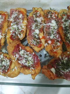 Una foto de Filetes de pechuga de pollo a la milanesa