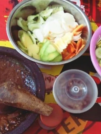 Langkah Gampang Membuat Resep Rujak Petis Tuban yang Bisa Manjain Lidah Anti Ribet, Uenak Banget