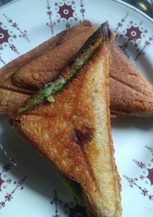 A picture of Cheese and coriander toast.