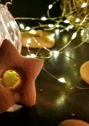 Üvegablakos karácsonyi mézeskalács recept fotója