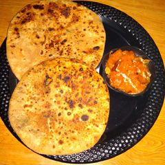 A picture of Aloo paratha.