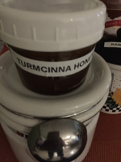 Una foto de Miel de cúrcuma y canela