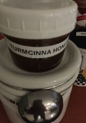Una foto de Miel de cúrcuma y canela
