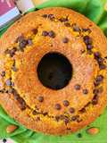 Ciambella di farro con carote, mandorle e gocce di cioccolato fondente