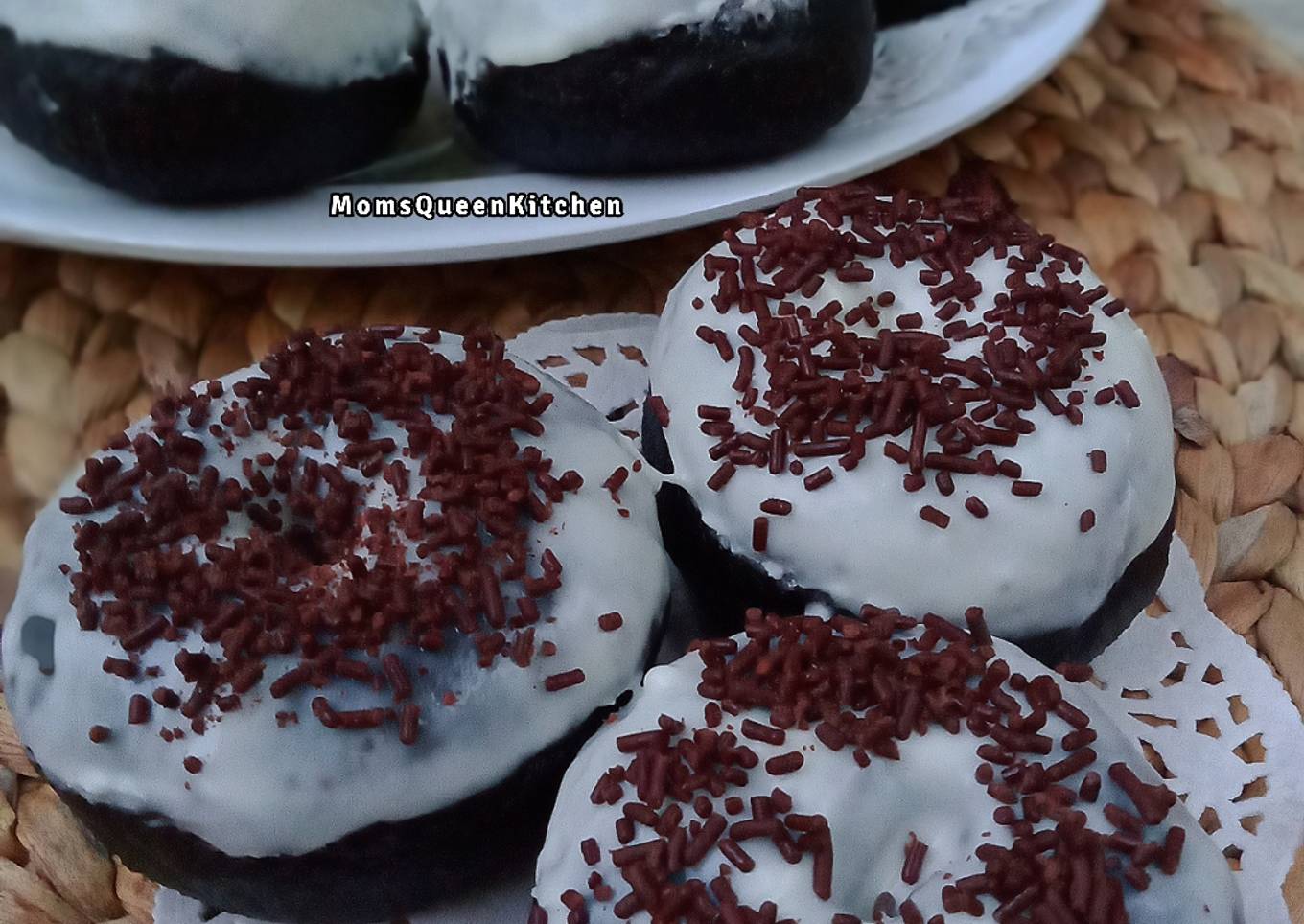 Black Doughnut