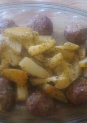 Una foto de Albóndigas con papas