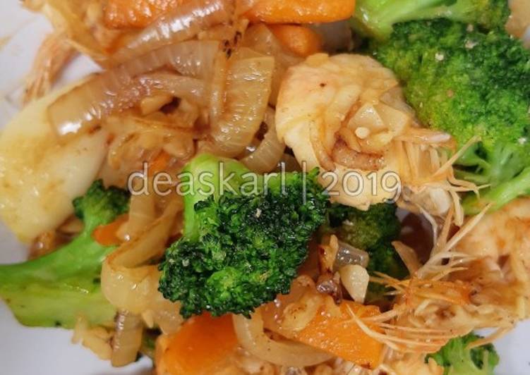 Resep Tumis udang brokoli sederhana Anti Gagal