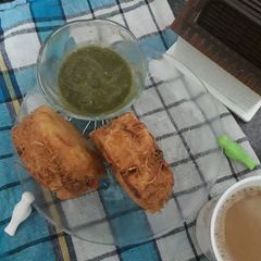 A picture of Bread Batter pakode.