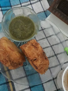 A picture of Bread Batter pakode.