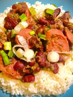 صورة لوصفة فاصوليا حمراء مع هوت دوغ (sausage)