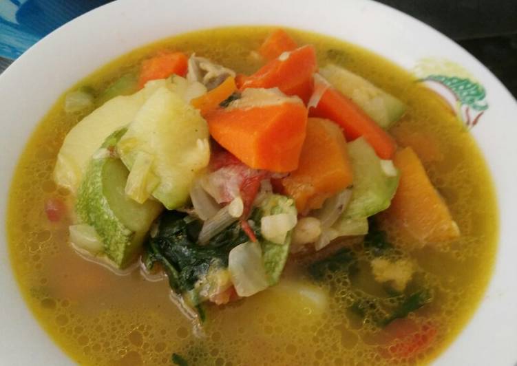 Verduras guisadas con patatas al curry