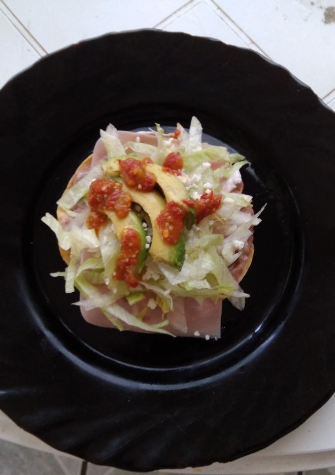 Una foto de Tostada mexicana